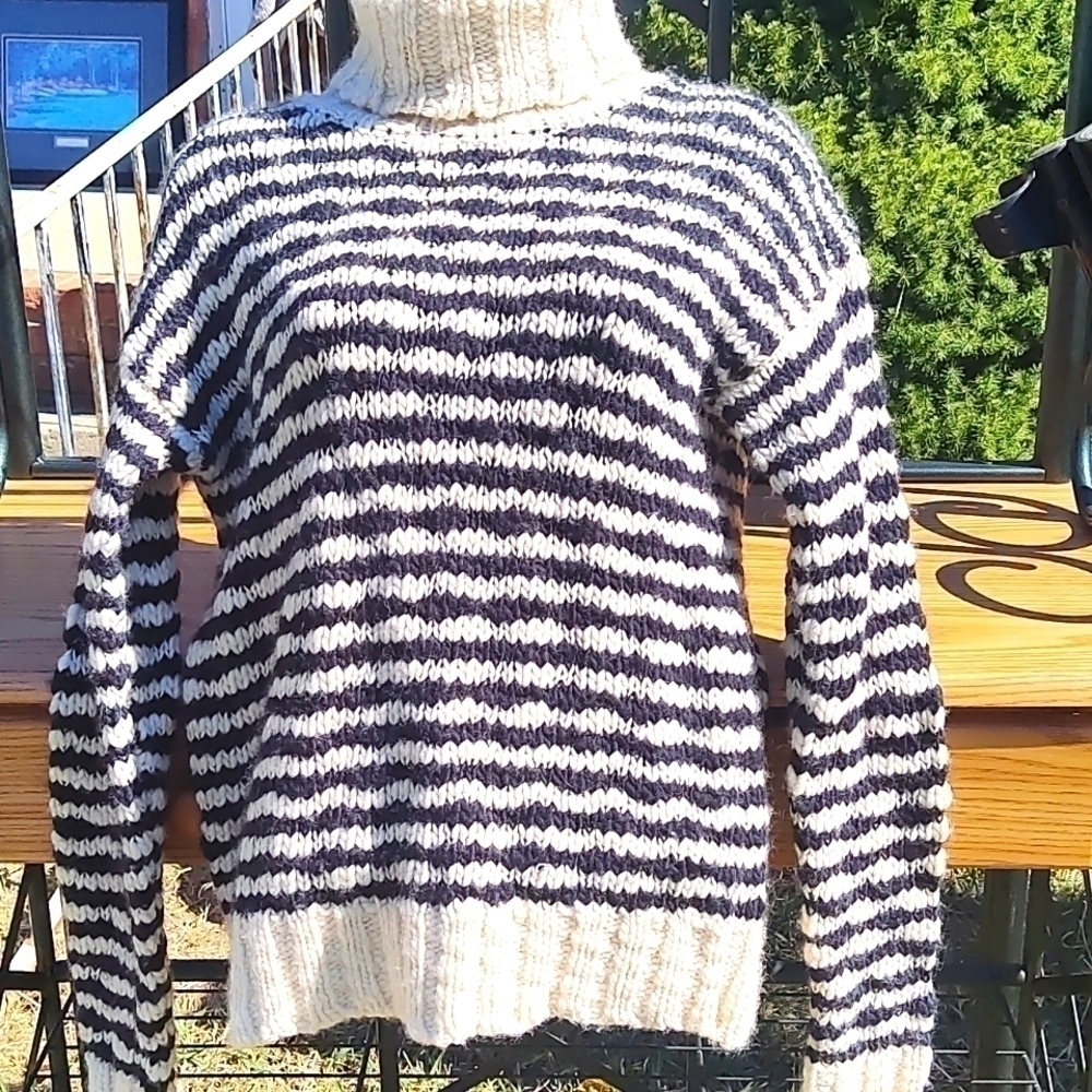 Juicy Couture Big Warm Fluffy Sweater Size M